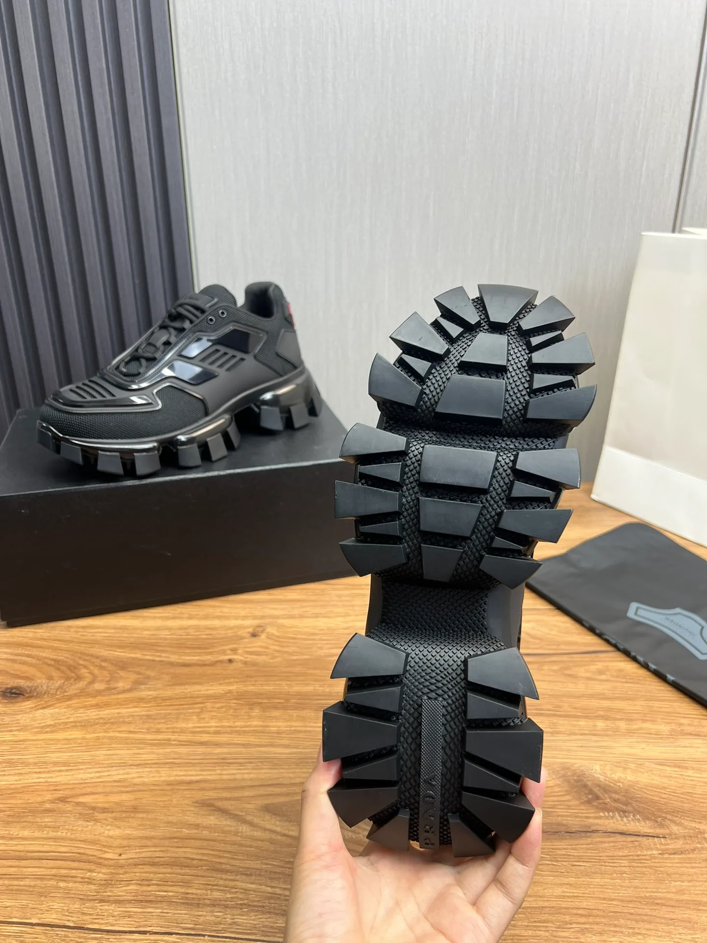 Men's shoes 💰620💰 [PRADA] Popular thick-soled shoes for couples 👩‍❤️‍👨 Available all year round ✔️Official website synchronization Original fly-knit film fabric + cowhide lining, 1⃣️ to 1⃣️ replica, original sole, 36-45 (45 made to order, non-refundable)